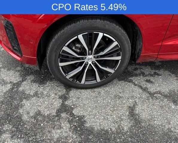 2024 Volvo XC60 B5 AWD Plus Dark Theme