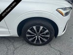 2024 Volvo XC60 B5 AWD Plus Dark Theme