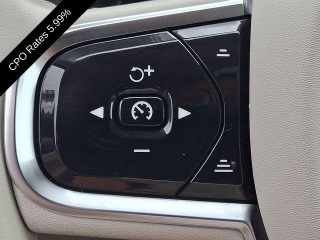 2024 Volvo XC60 B5 AWD Plus Dark Theme
