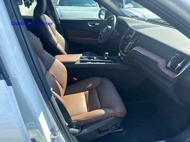 2024 Volvo XC60 B5 AWD Plus Dark Theme