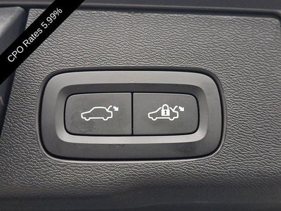 2024 Volvo XC60 B5 AWD Plus Dark Theme