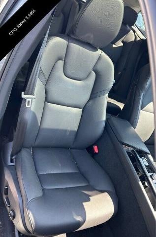 2024 Volvo XC60 B5 AWD Plus Dark Theme