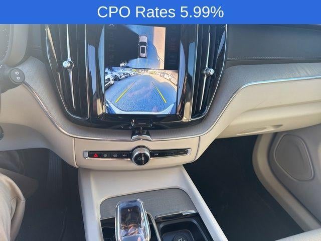 2024 Volvo XC60 B5 AWD Ultimate Dark Theme