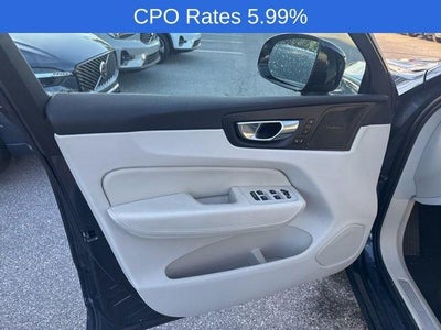 2024 Volvo XC60 B5 AWD Ultimate Dark Theme