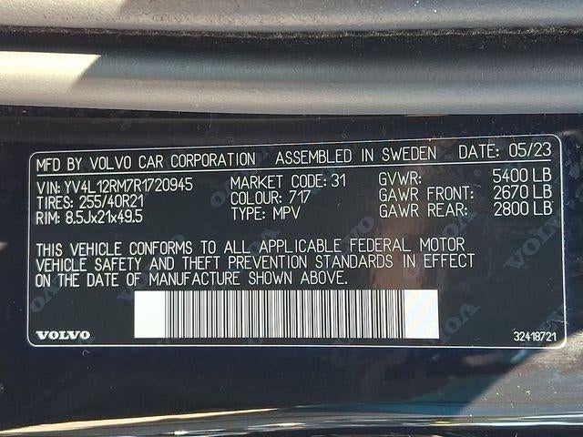 2024 Volvo XC60 B5 AWD Ultimate Dark Theme