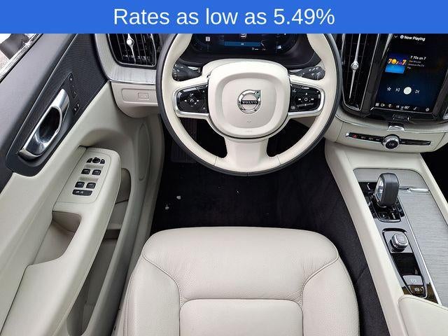 2023 Volvo XC60 B5 AWD Plus Bright Theme
