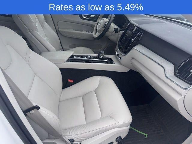 2023 Volvo XC60 B5 AWD Plus Bright Theme