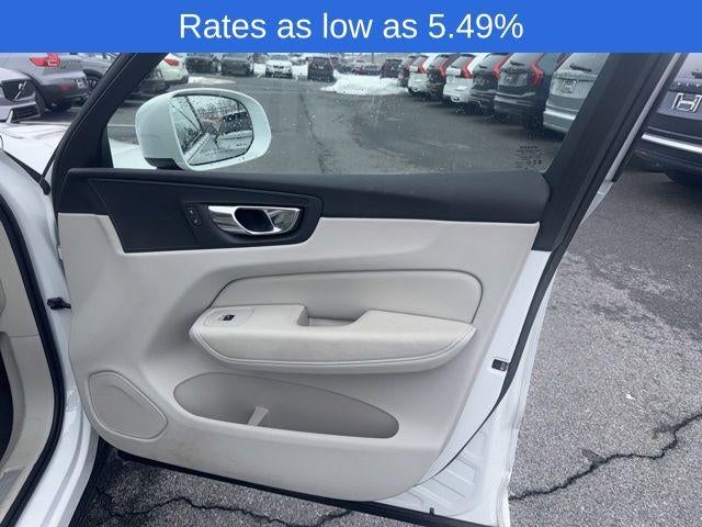 2023 Volvo XC60 B5 AWD Plus Bright Theme