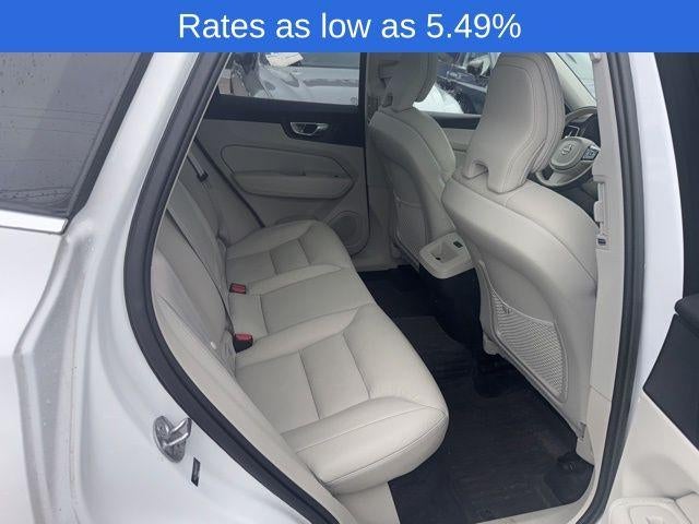 2023 Volvo XC60 B5 AWD Plus Bright Theme