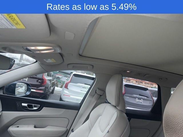 2023 Volvo XC60 B5 AWD Plus Bright Theme