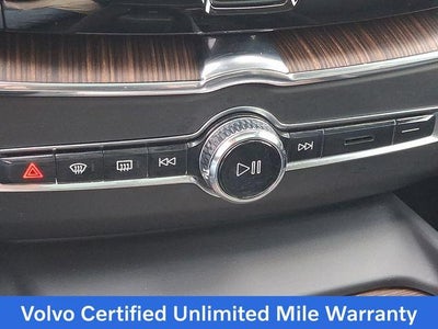 2023 Volvo XC60 B5 AWD Plus Bright Theme