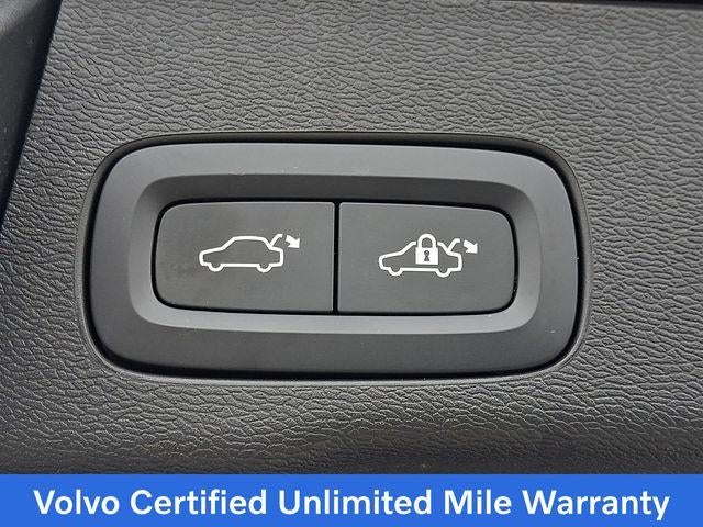 2023 Volvo XC60 B5 AWD Plus Bright Theme