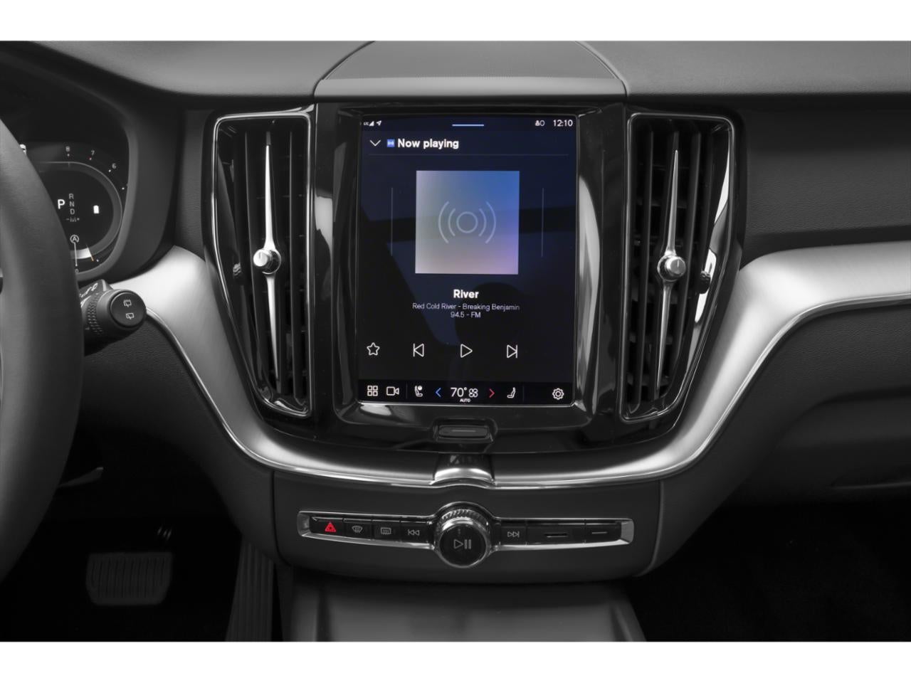 2023 Volvo XC60 B5 AWD Plus Bright Theme