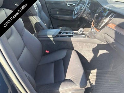 2023 Volvo XC60 B5 AWD Plus Bright Theme