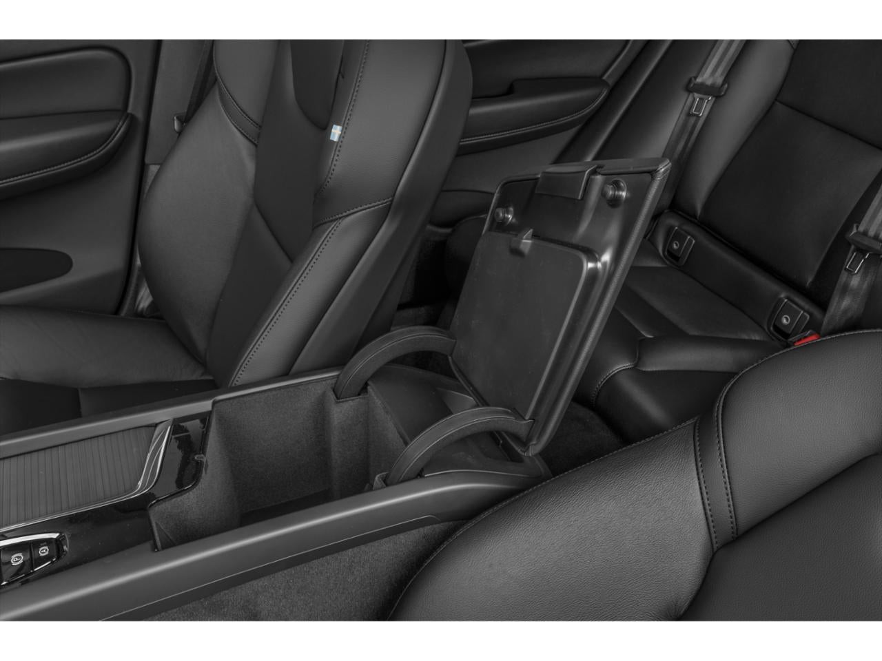2023 Volvo XC60 B5 AWD Plus Bright Theme
