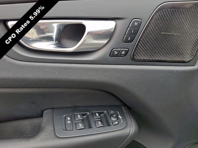 2023 Volvo XC60 B5 AWD Plus Bright Theme