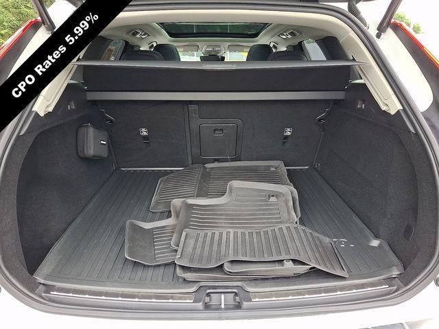2023 Volvo XC60 B5 AWD Plus Bright Theme