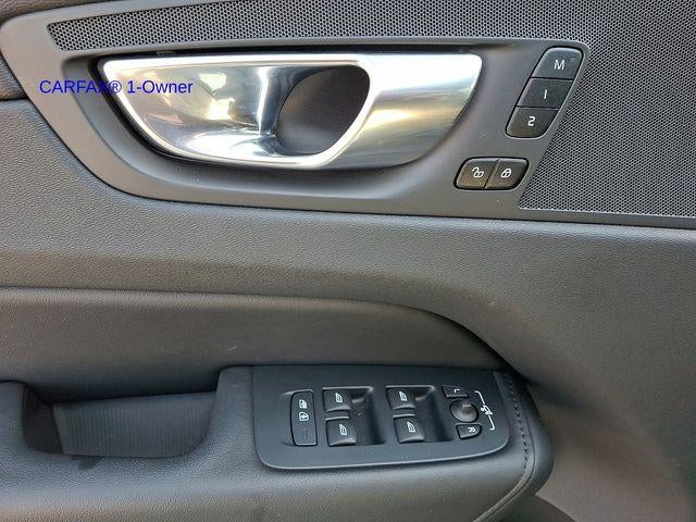 2023 Volvo XC60 B5 AWD Plus Bright Theme