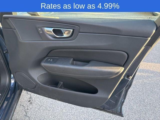 2023 Volvo XC60 B5 AWD Plus Bright Theme