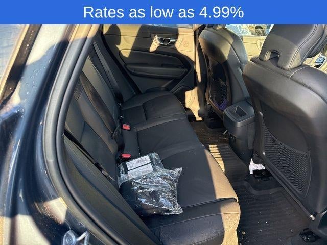 2023 Volvo XC60 B5 AWD Plus Bright Theme