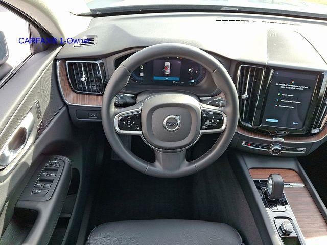 2023 Volvo XC60 B5 AWD Plus Bright Theme