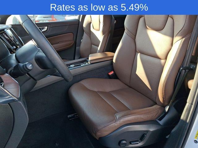 2023 Volvo XC60 B5 AWD Plus Bright Theme