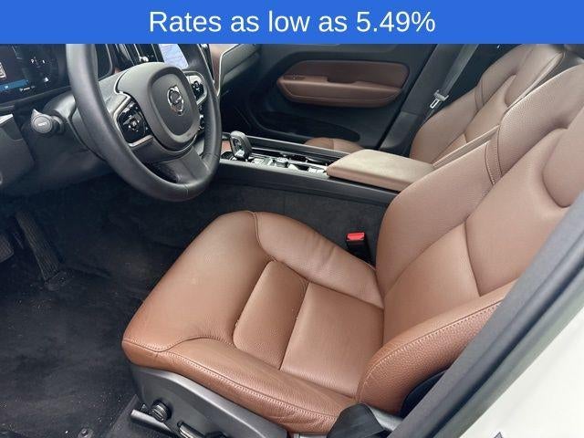 2023 Volvo XC60 B5 AWD Plus Bright Theme