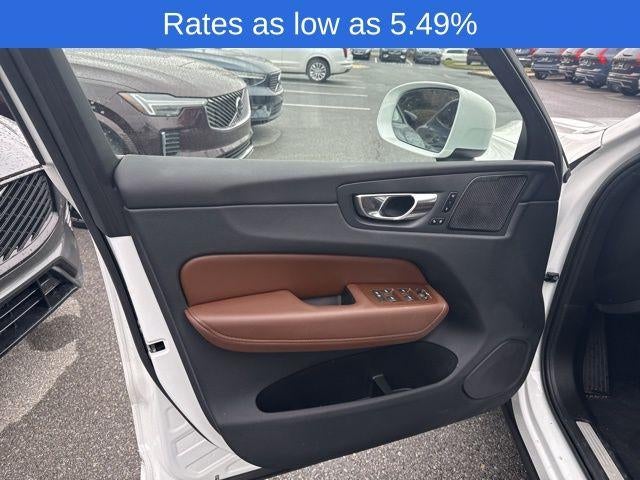 2023 Volvo XC60 B5 AWD Plus Bright Theme