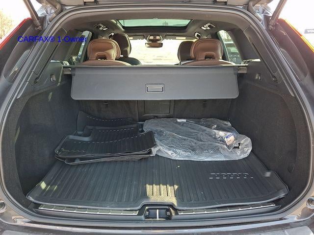 2023 Volvo XC60 B5 AWD Plus Dark Theme