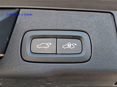 2023 Volvo XC60 B5 AWD Plus Dark Theme