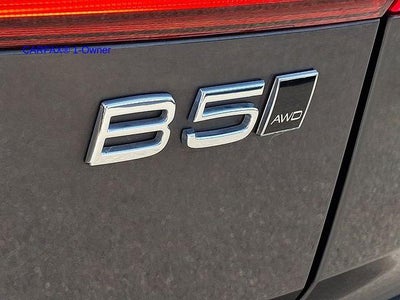 2023 Volvo XC60 B5 AWD Plus Dark Theme