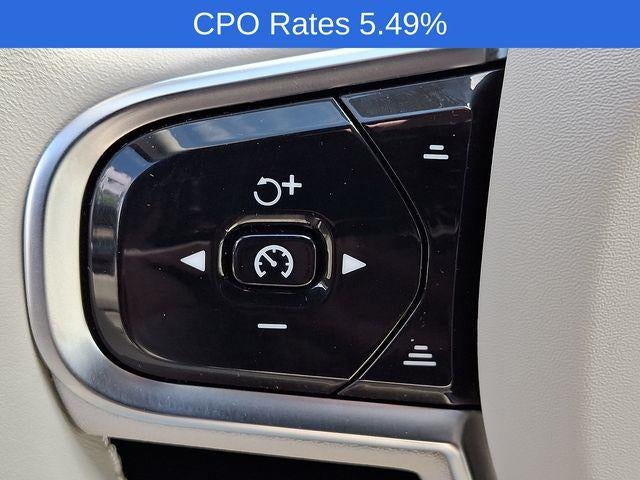 2023 Volvo XC60 B5 AWD Plus Dark Theme