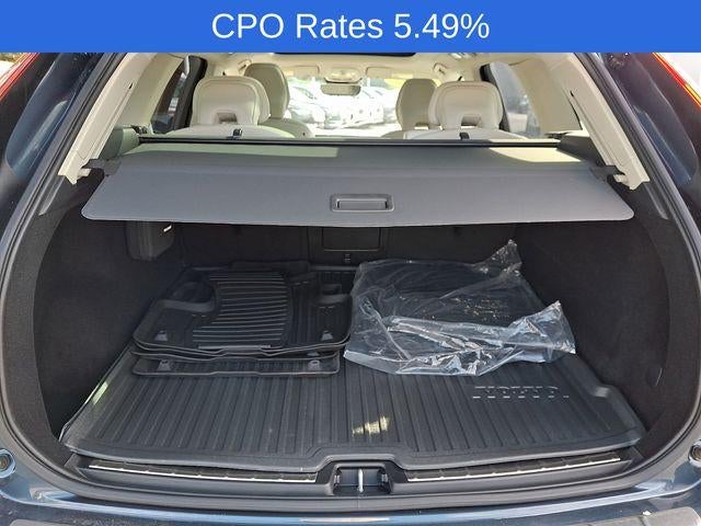 2023 Volvo XC60 B5 AWD Plus Dark Theme