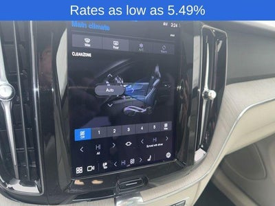 2023 Volvo XC60 B5 AWD Plus Dark Theme
