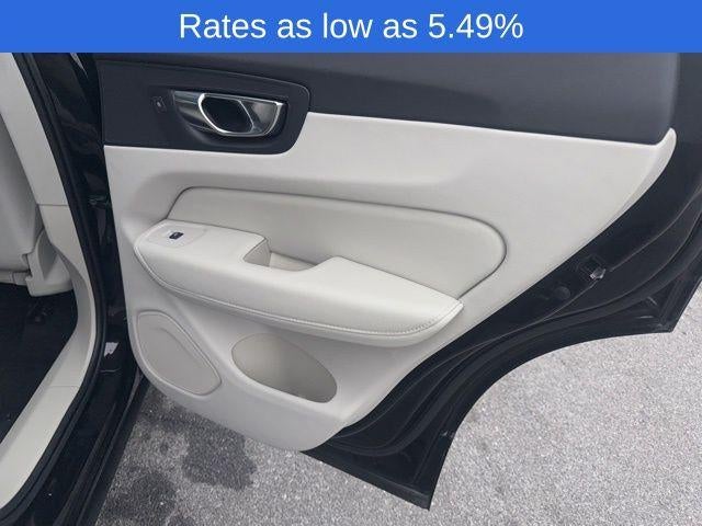 2023 Volvo XC60 B5 AWD Plus Dark Theme