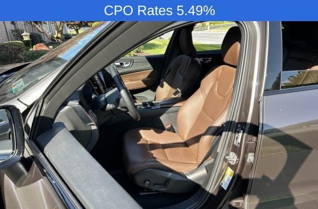 2023 Volvo XC60 B5 AWD Plus Dark Theme