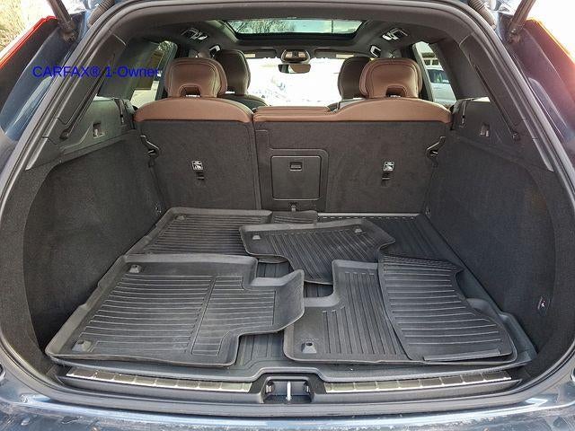 2023 Volvo XC60 B5 AWD Plus Dark Theme