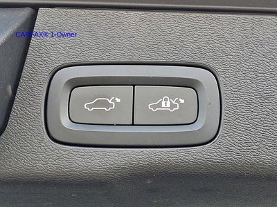 2023 Volvo XC60 B5 AWD Plus Dark Theme