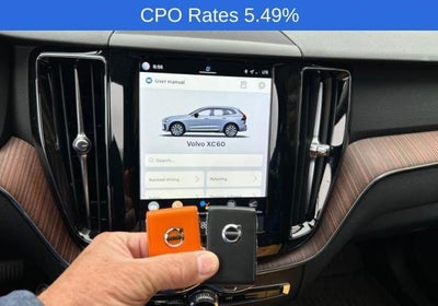 2023 Volvo XC60 B5 AWD Plus Dark Theme