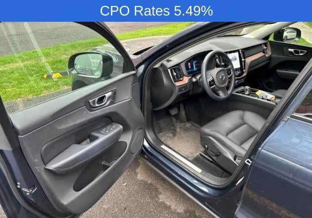 2023 Volvo XC60 B5 AWD Plus Dark Theme
