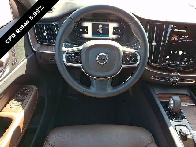2023 Volvo XC60 B5 AWD Plus Dark Theme