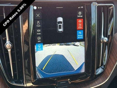 2023 Volvo XC60 B5 AWD Plus Dark Theme