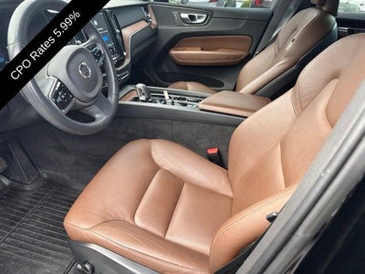 2023 Volvo XC60 B5 AWD Plus Dark Theme