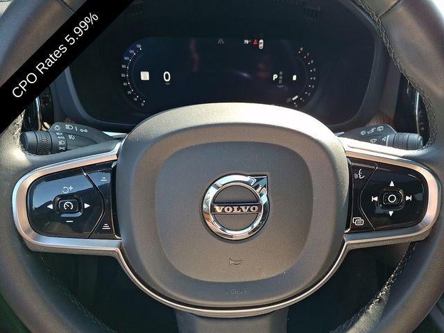 2023 Volvo XC60 B5 AWD Plus Dark Theme