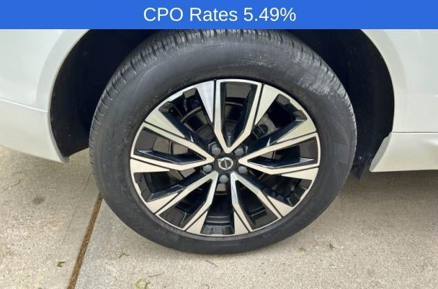 2023 Volvo XC60 B5 AWD Plus Dark Theme