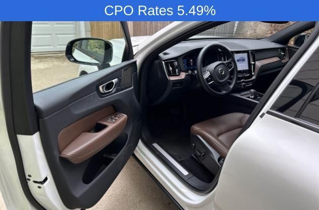 2023 Volvo XC60 B5 AWD Plus Dark Theme