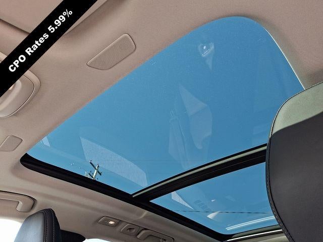 2023 Volvo XC60 B5 AWD Ultimate Dark Theme