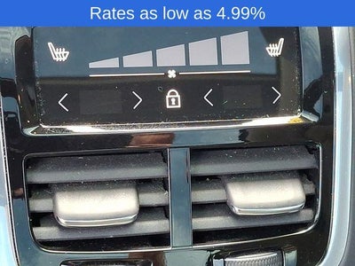 2023 Volvo XC60 B5 AWD Ultimate Dark Theme