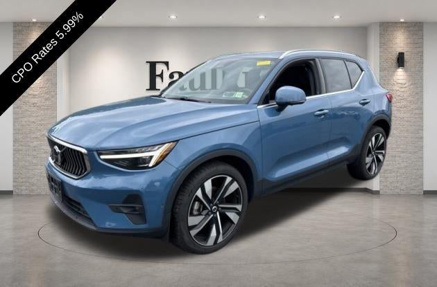 2023 Volvo XC40 B5 AWD Ultimate Bright Theme
