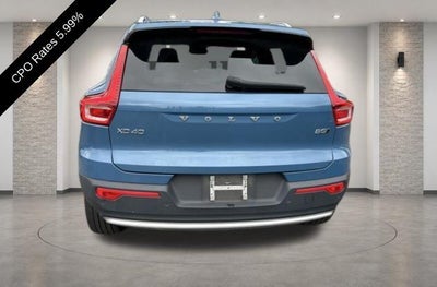 2023 Volvo XC40 B5 AWD Ultimate Bright Theme